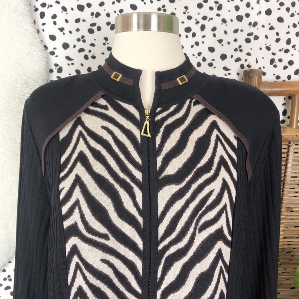 Exclusively Misook | Zebra Print Knit Zip Cardigan - Picture 2 of 7